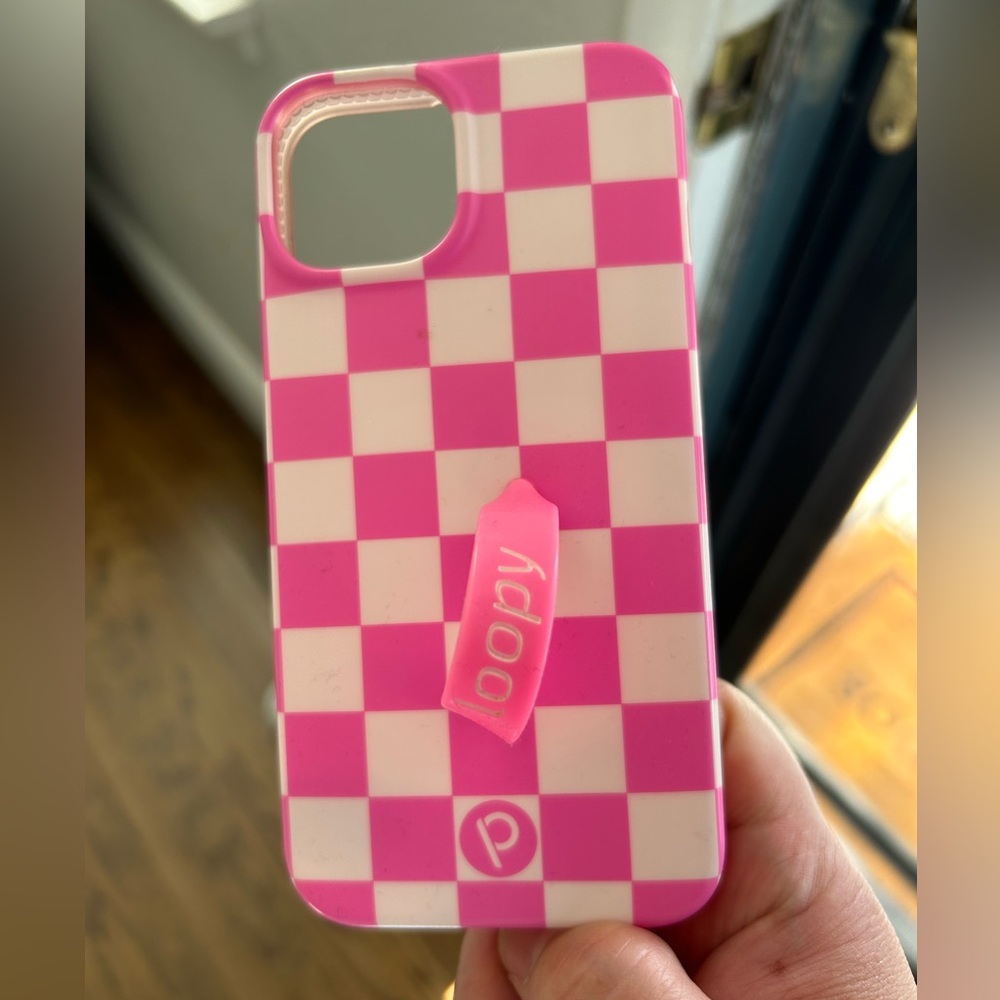 iPhone 14 Loopy case Pink Checkered.